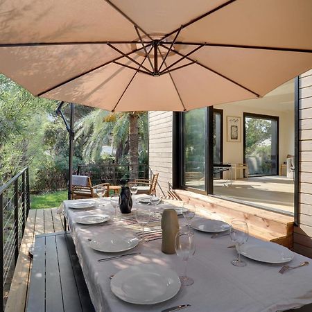 Villa La Temana, rénovée, piscine privée chauffée, grand jardin, plages et commerces à pied, à Cavalaire, près de Saint-Tropez Esterno foto