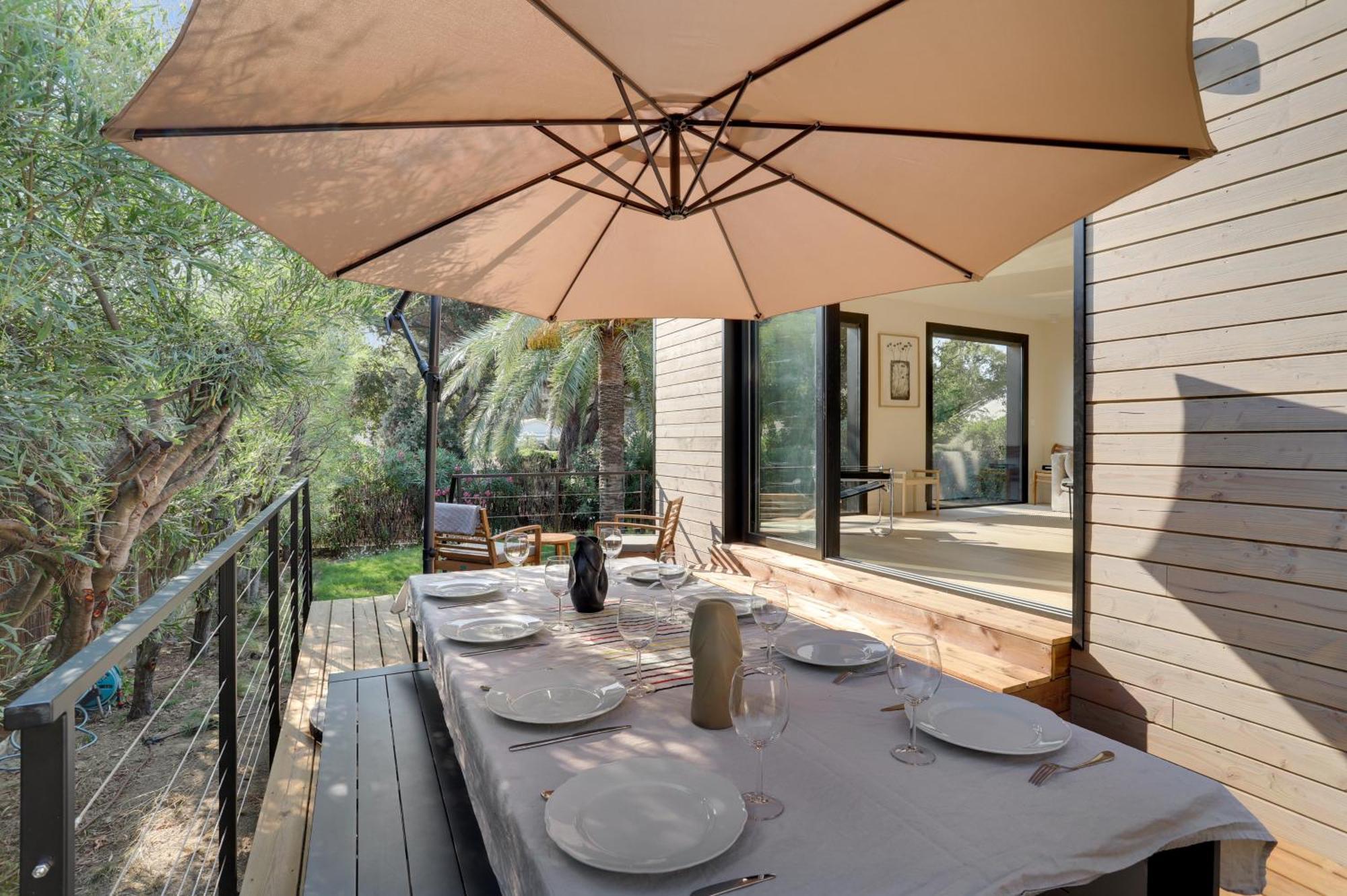Villa La Temana, rénovée, piscine privée chauffée, grand jardin, plages et commerces à pied, à Cavalaire, près de Saint-Tropez Esterno foto