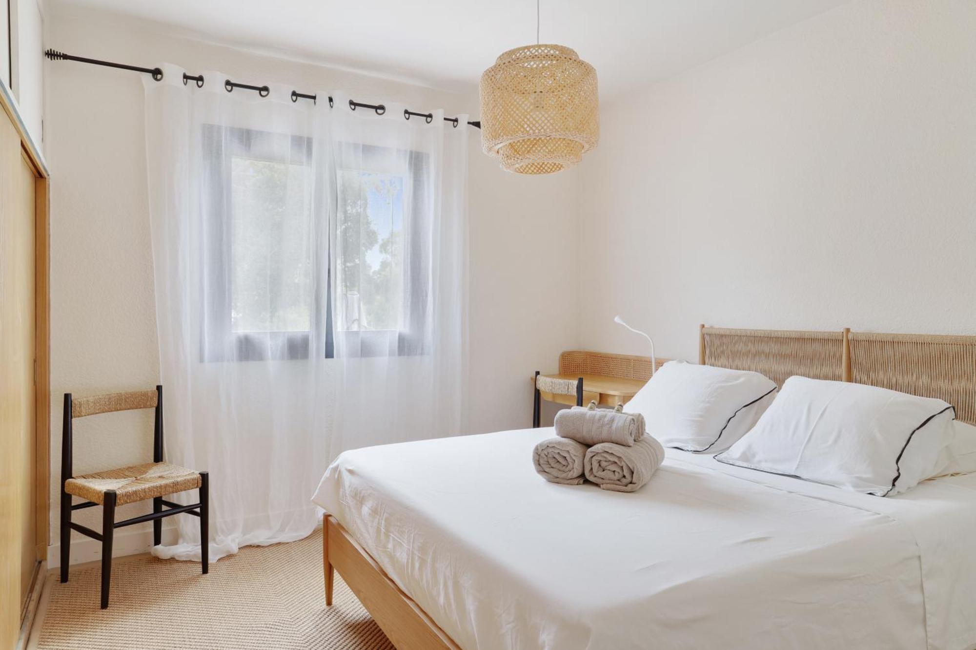 Villa La Temana, rénovée, piscine privée chauffée, grand jardin, plages et commerces à pied, à Cavalaire, près de Saint-Tropez Esterno foto